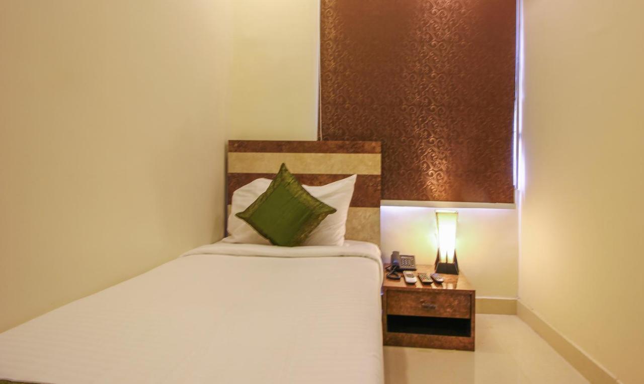 Treebo Address Inn, Banjara Hills Хидерабад Екстериор снимка