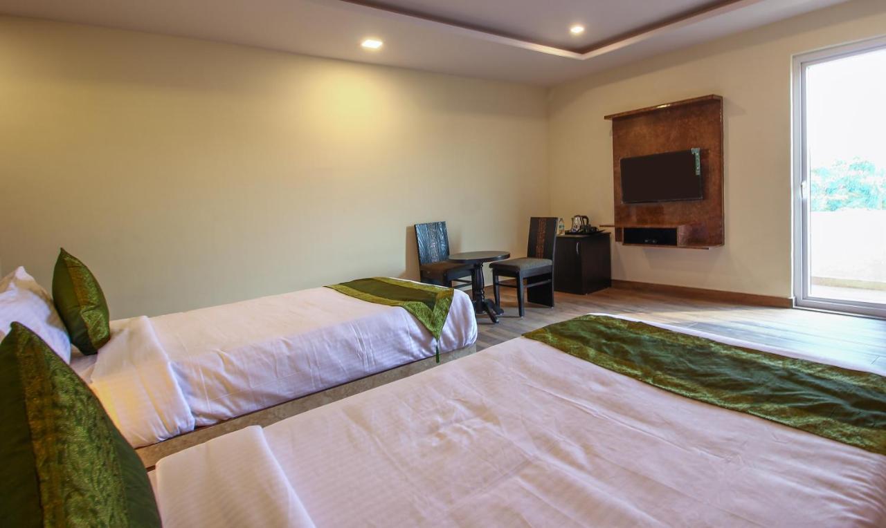 Treebo Address Inn, Banjara Hills Хидерабад Екстериор снимка