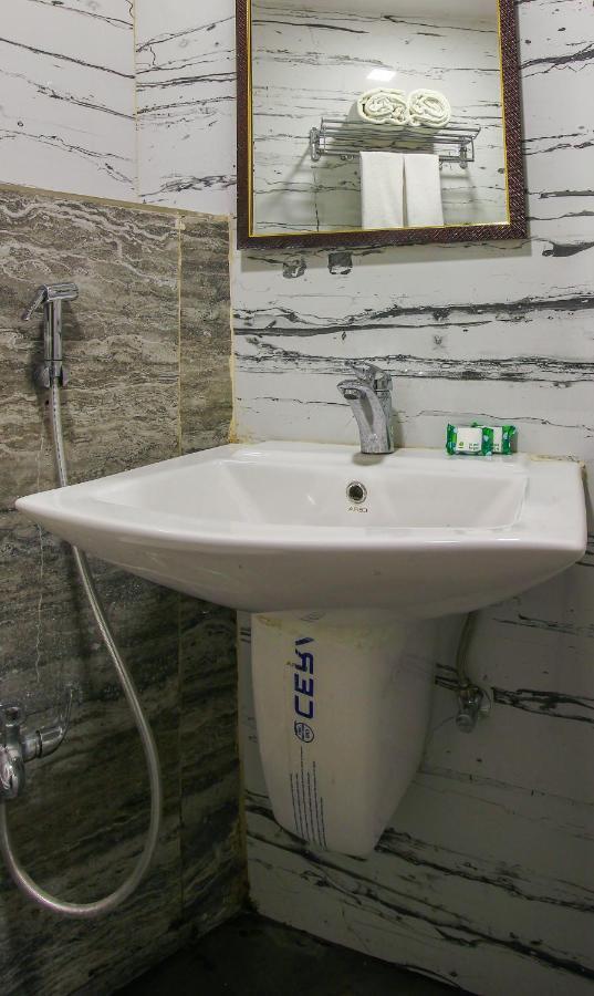 Treebo Address Inn, Banjara Hills Хидерабад Екстериор снимка
