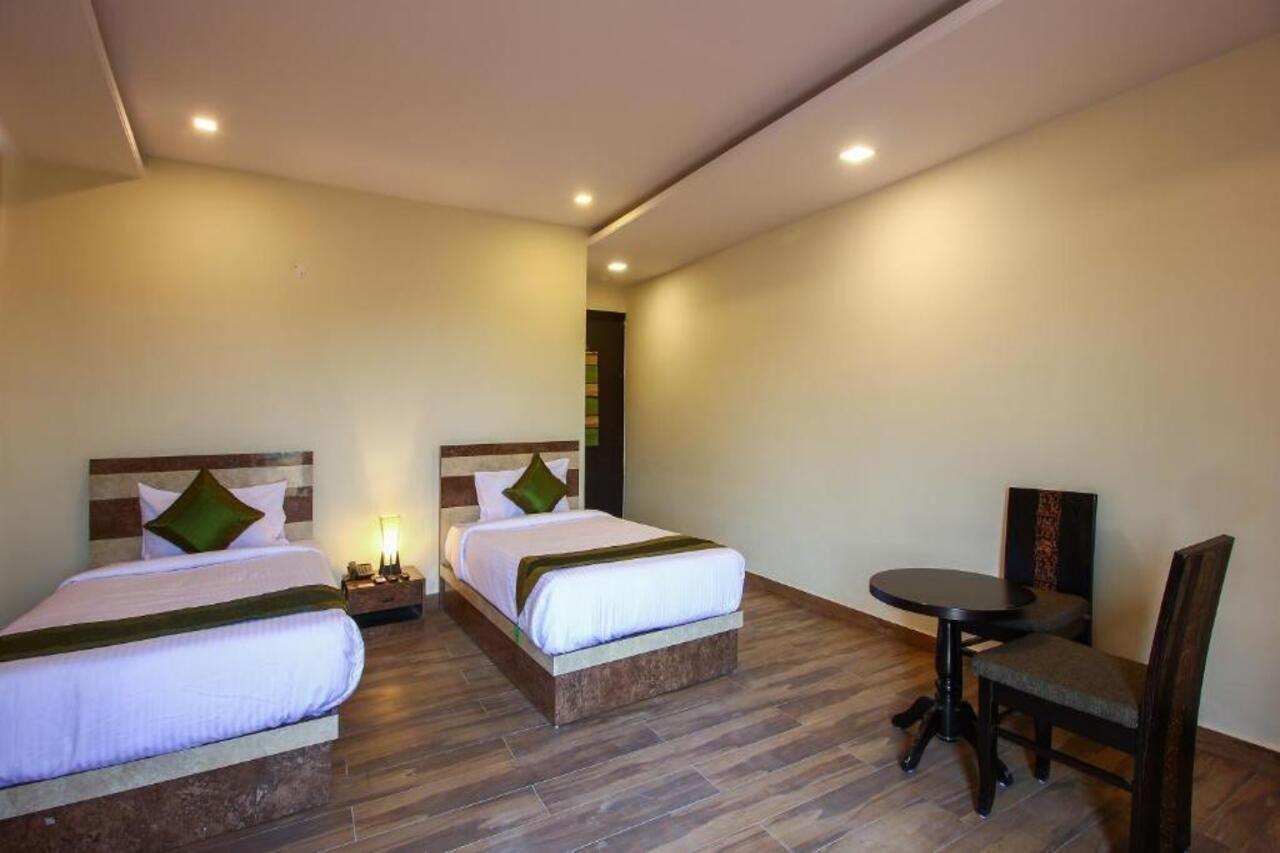 Treebo Address Inn, Banjara Hills Хидерабад Екстериор снимка