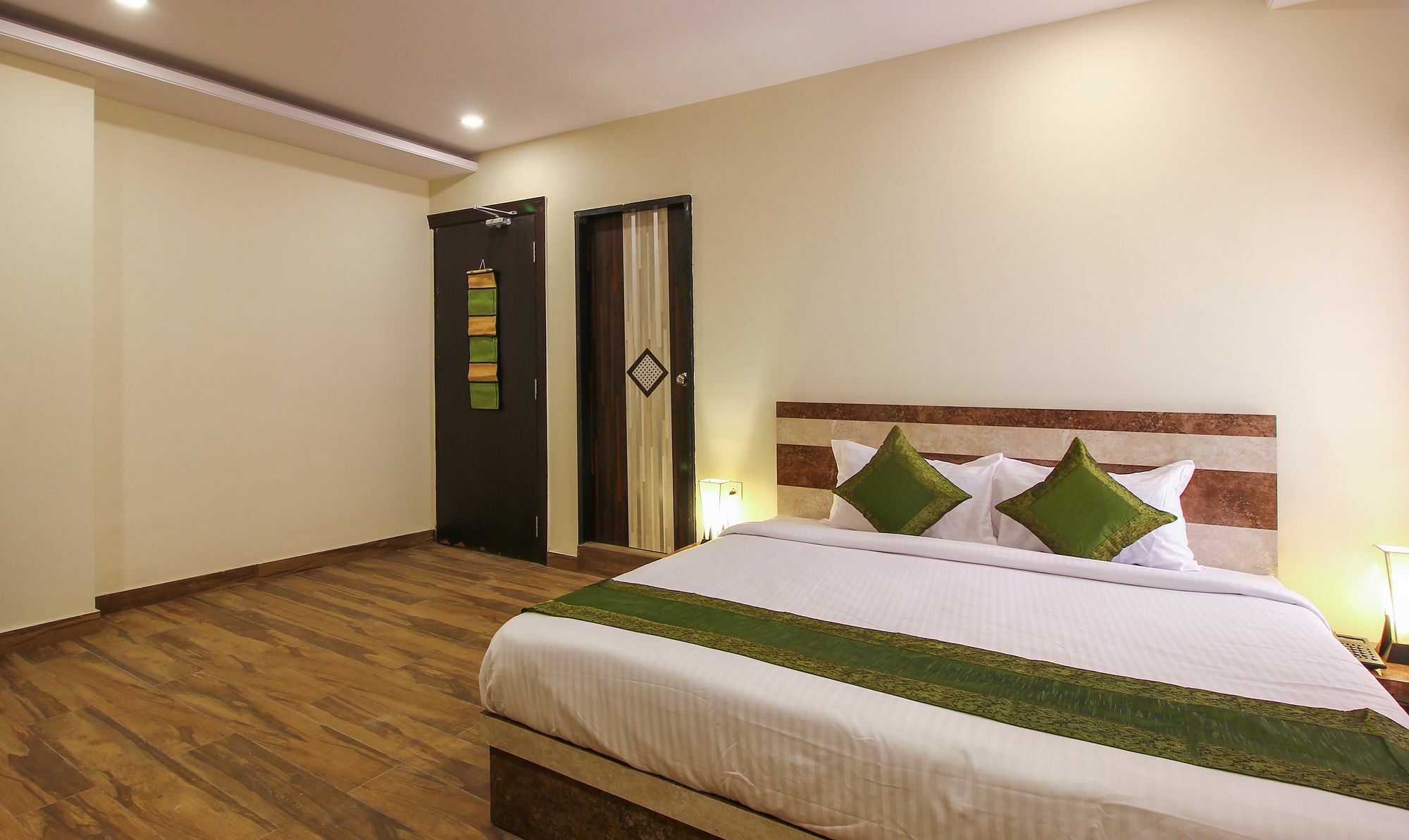 Treebo Address Inn, Banjara Hills Хидерабад Екстериор снимка